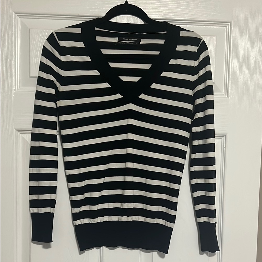 ❤️final sale! Club Monaco Black and White Striped V-Neck Sweater